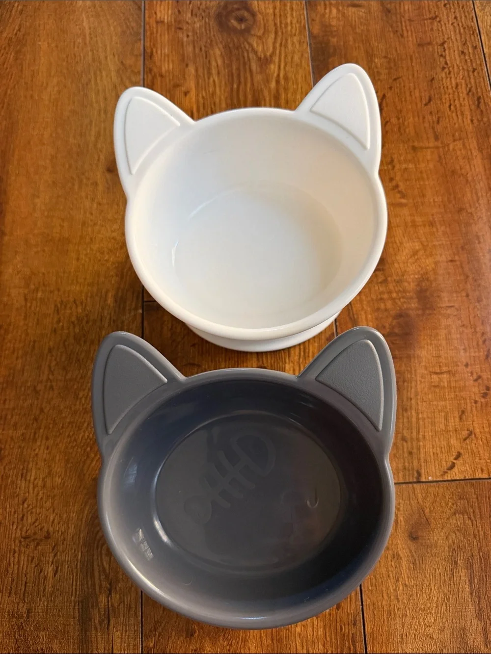 Cat Ear Elevated Pet Bowls - White & Gray